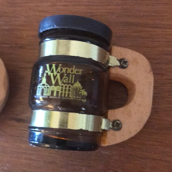 Wonder wall salt and pepper shaker set - Picture 4 of 7